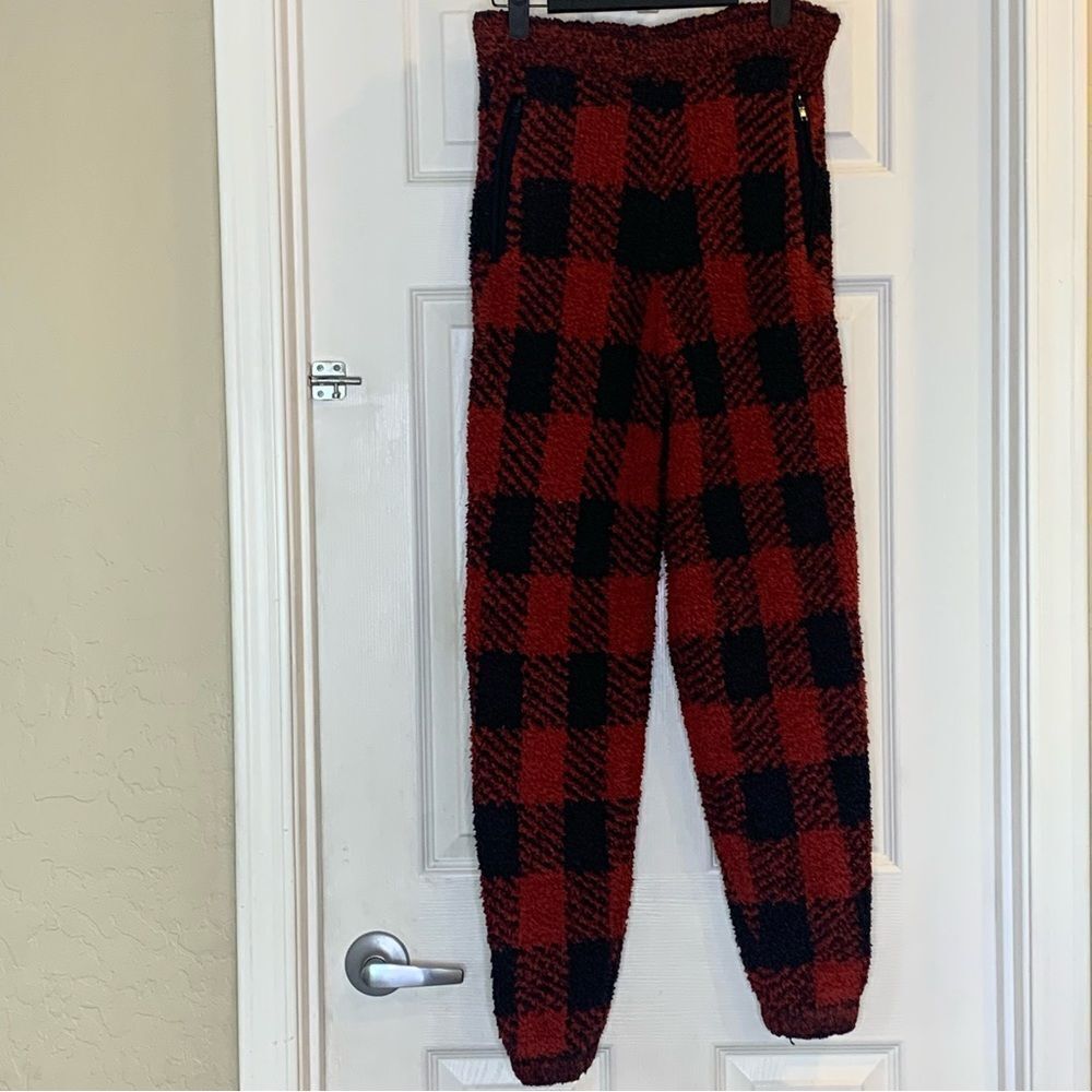 Skims Cozy Knit Joggers Red Plaid Pull On Lounge Pants Sweatpants Size XXS/XS